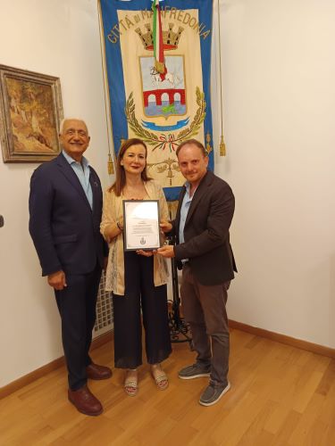 Consegna del Sigillo della Diplomazia dei sentimenti a Manfredonia