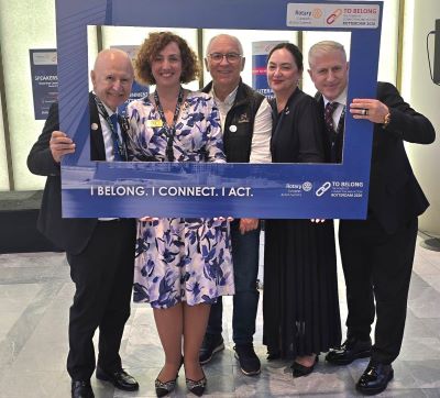 Agron Abrashi, Florentina Dushi, Arben Dushi, Ela Golemi e Ismail Baftjari del Distretto Rotary 2485 al Rotary European Action Summit di Rotterdam